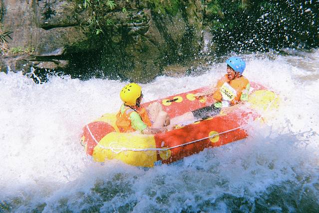 龙浒峡漂流