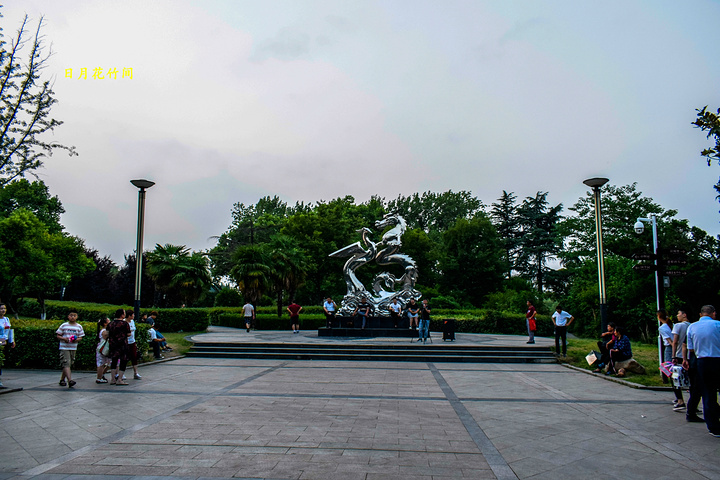 "...不好，但是计划好还是要去的，下午五点十分就来到了龙湖公园，在我认为傍晚时刻是逛公园最佳时间之一_龙湖公园"的评论图片