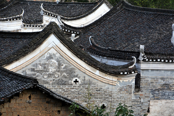 "北京有个古建筑专家到龙家大院来考察后，感叹地说，这是他在中国所看到的第一个有路灯的古村_龙家大院"的评论图片