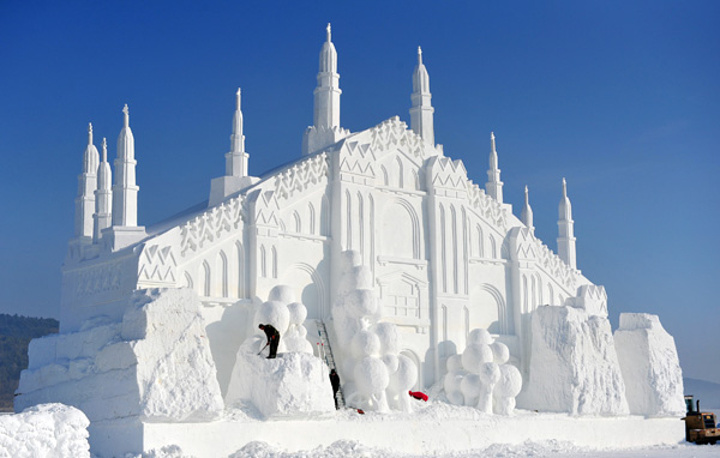 "...雕艺术博览会，作为国内开发较早、规模较大的以雪为主题的游乐园，满眼银装素裹，独特的雪雕艺术展览_太阳岛"的评论图片