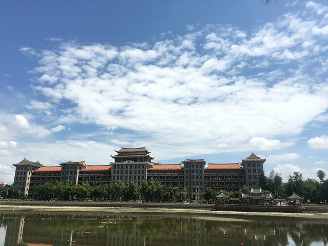 专科学校和集美高等师范专科学校等五所高校的基础上合并组建集美大学