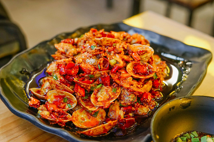 "好吃的蟹，一定是肉质细嫩，饱满，紧实的，阿杜家的螃蟹肉非常饱满，肉把蟹壳都撑得满当_阿杜炒蟹·龙虾，烧烤，海鲜(云岩店)"的评论图片