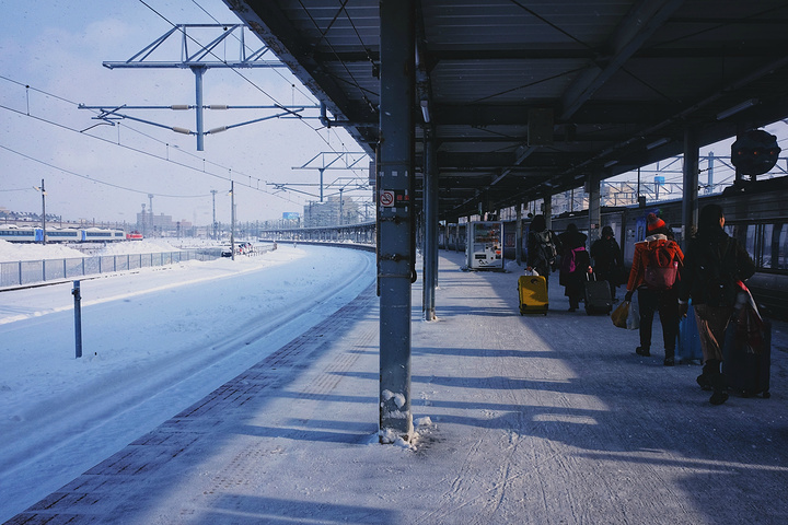 "不过第一次来到北海道 ，轻松休闲点也不错啦。🚄从 函馆 到 札幌 ，继续“JR铁道之旅”_函馆站"的评论图片