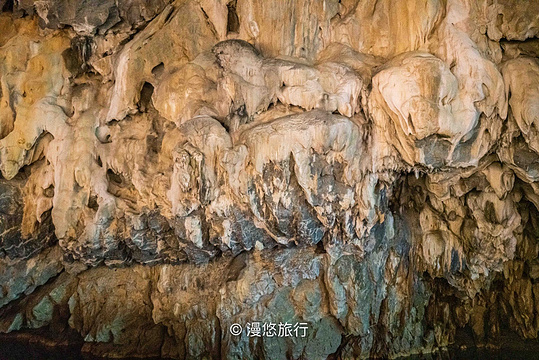 燕子岩旅游景点图片