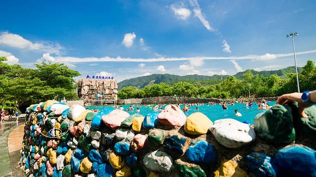 森波拉冰川水谷