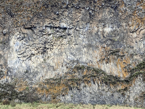 山水岩壁画旅游景点图片