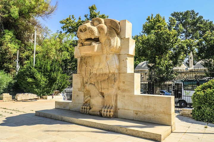 "...内展品还是非常丰富的，其中最有名的莫过于来自帕尔米拉的雄狮雕塑，这个雕塑在开战前急忙运到了首都_大马士革国家博物馆"的评论图片