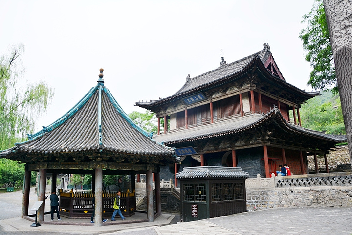 "太原市晋祠，中国现存最早的皇家园林，可以说是去太原的必打卡之地。殿内供奉着四十三尊彩塑_晋祠博物馆"的评论图片