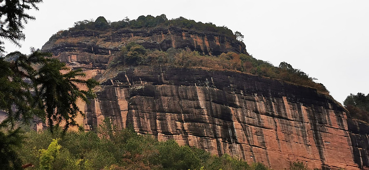 "这次的旅游净是徒步爬山自虐了：） 也许来的时候不对，罗汉岩没有特别惊艳之处，自然景观尚可_罗汉岩风景区"的评论图片