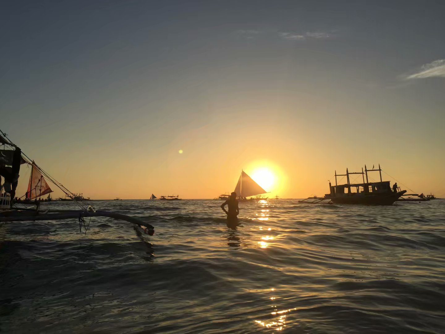 2021长滩岛落日风帆体验玩乐攻略,...真的很美很美…… 帆船主...【去哪儿攻略】