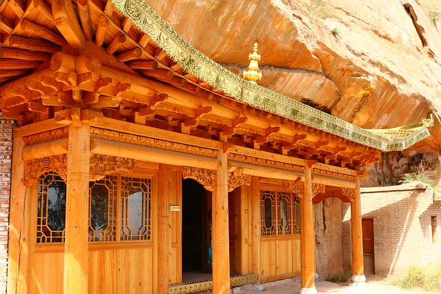 马蹄寺三十三天石窟