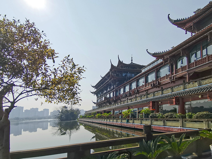 游远景楼享苏轼眉州远景楼记意境