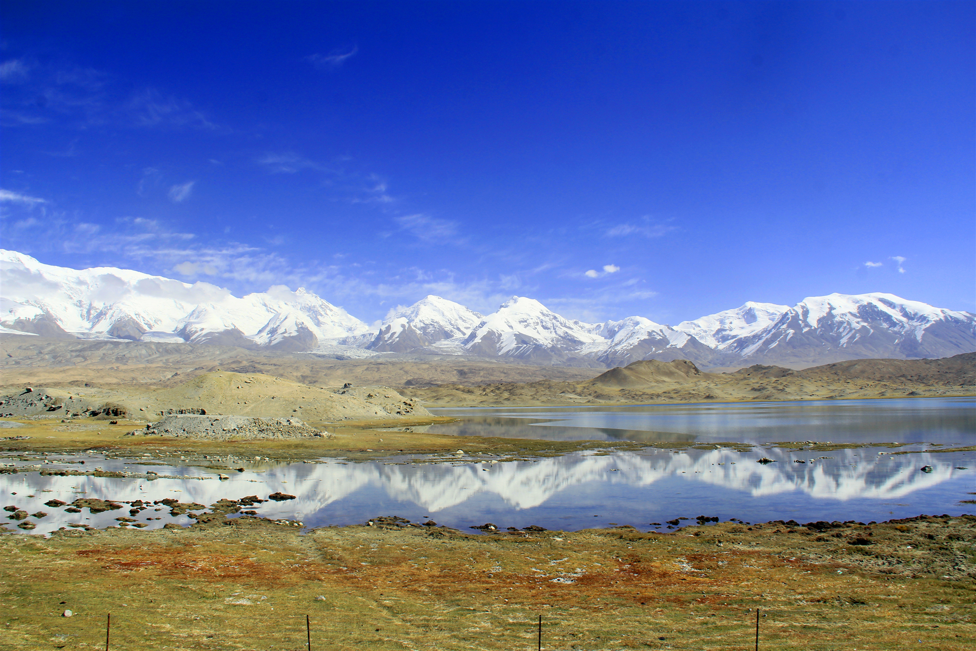 帕米尔高原位于喀喇昆仑公路(kkh)这段公路号称世界海拔最高的边境