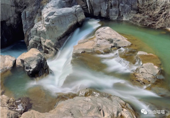 "乌龙峡谷就是一个小峡谷，跟之前去承德的九龙潭差距很大，观光栈道只有2公里，大约1个小时能走完_百里山水画廊—乌龙峡谷"的评论图片