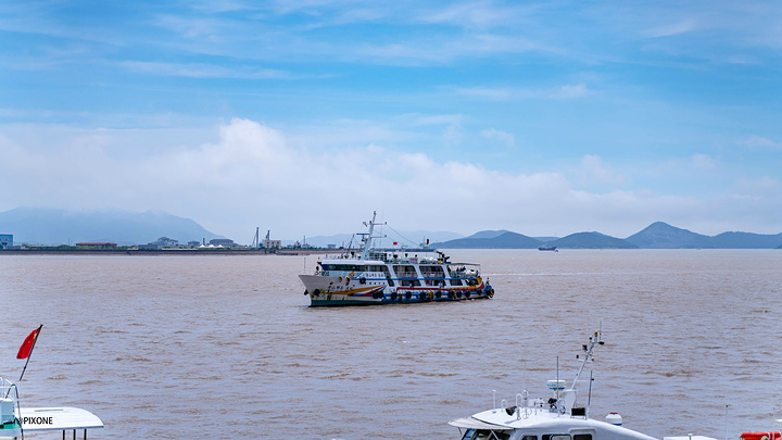 "若是想要体验更纯粹的海岛风情，可在此中转去东福山岛，返程时顺便在庙子湖岛逛逛。庙子湖岛是东极岛的主岛_庙子湖岛"的评论图片