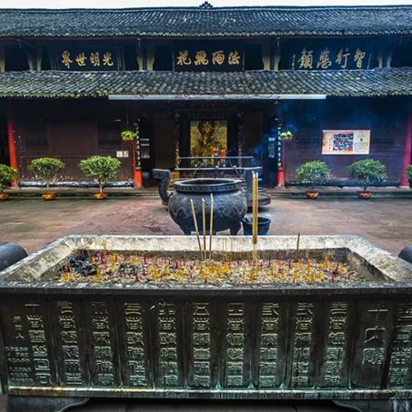...3月8日四川峨眉山报国寺-11月4号乐山封城了吗