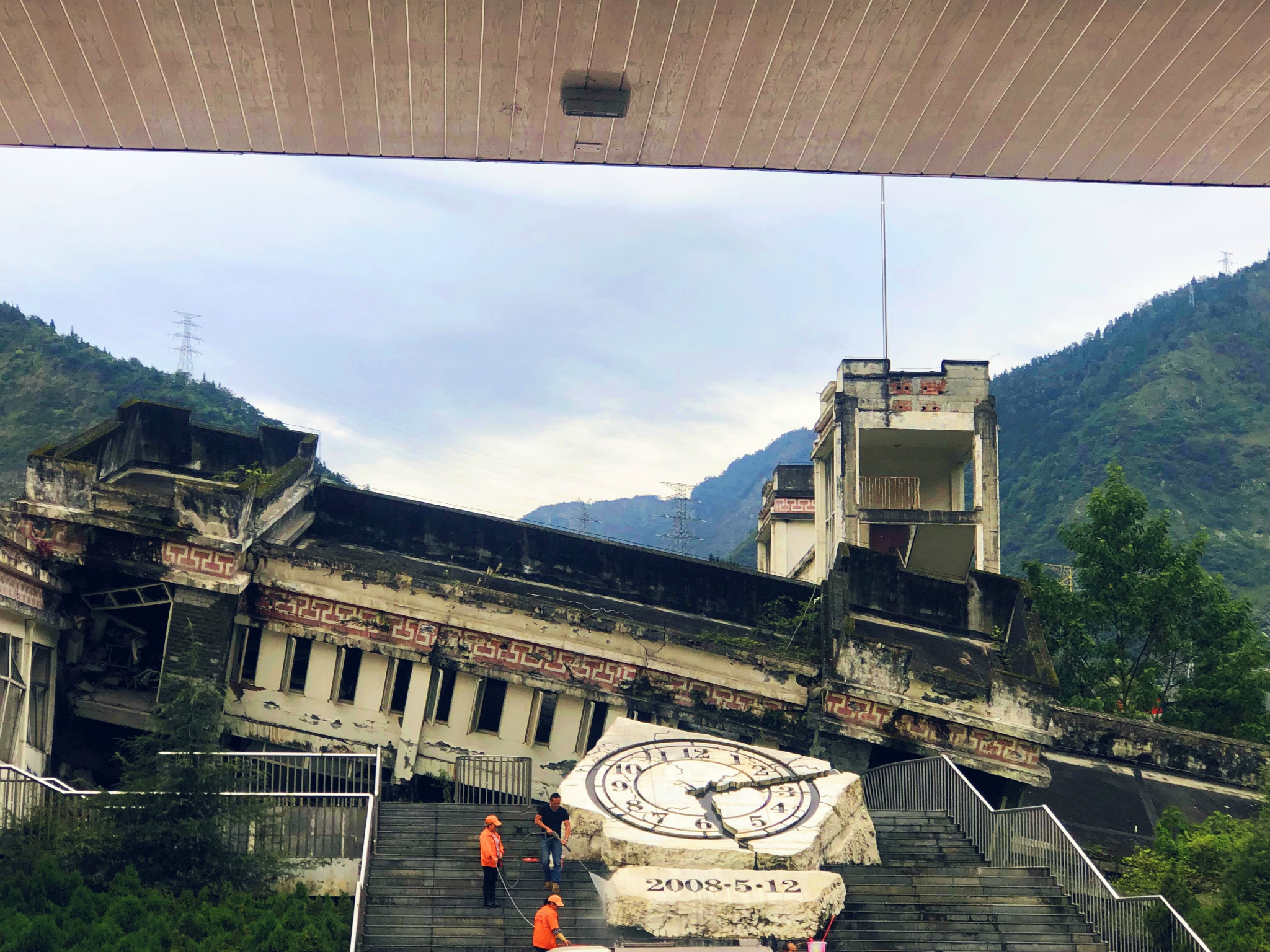 512汶川地震震中映秀地震遗址位于映秀镇百花大桥之上的牛眠沟口莲花