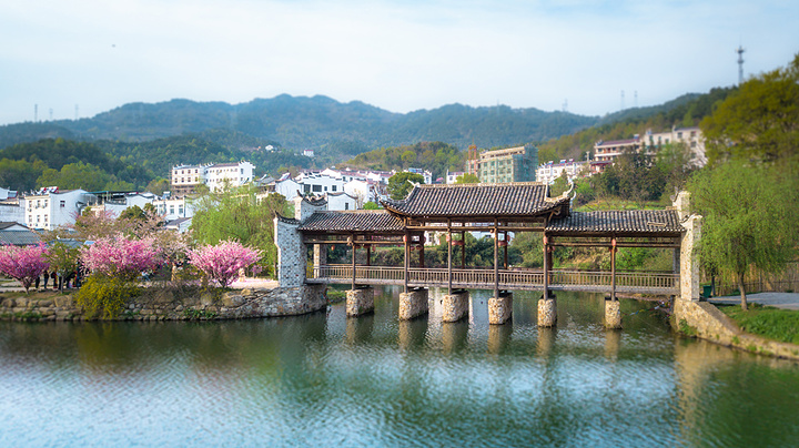 "樱雪长堤、兰浦花溪、桃源仙境、四季火棘是最值得观看的。夕阳西下，美景十分震撼。也是木兰八景之一_锦里沟"的评论图片