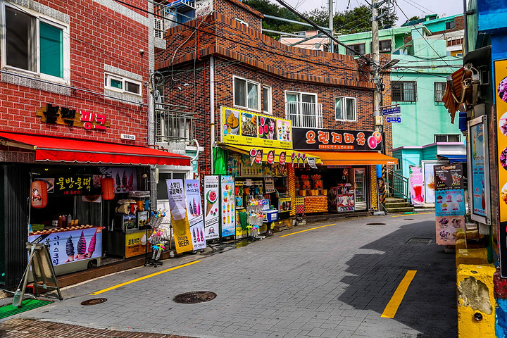 "更多的美景，还是需要你亲自过来感受。甘川文化村，现在已经成了很多文艺青年来 釜山 必打卡的景点之一_甘川文化村"的评论图片