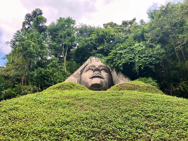 "...族的歌逗乐，价钱开的也很优惠（当地少数民族买票很很划算）所以今天又包了他的车到基诺山寨和傣族园_基诺山寨"的评论图片