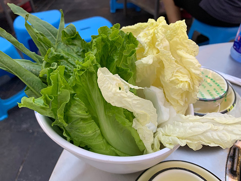 三食里铺铁锅酱大骨旅游景点图片