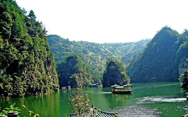 世界湖泊經典——張家界寶峰湖