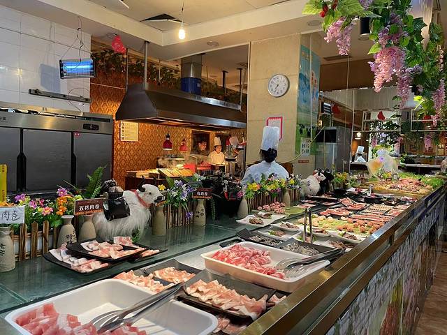 水上漂·牦牛肉自助火锅