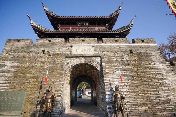 来临海,绕不过的便是台州府城墙,也就是江南长城