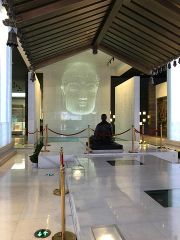 从大报恩寺前身的长干寺地宫出土了震惊世界和佛教界的世界唯一一枚佛