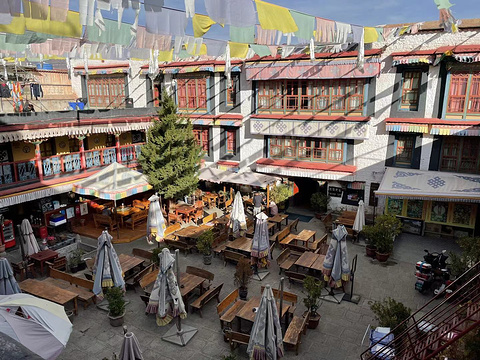 拉萨邦达仓古建酒店·咱们的藏餐馆(八角街2分店)旅游景点图片