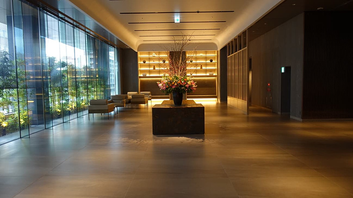 "最吸引我的是前台科技感十足的自动入住和退房功能，支持中文，非常方便_博德绽放精品酒店(The Blossom Hakata Premier)"的评论图片