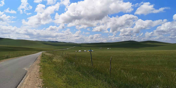 "沿途车很少，风景绝美！这一天没有去景点，但这一天的风景是最好的。这样穿越的是西乌草原最美的牧区_西乌珠穆沁大草原"的评论图片