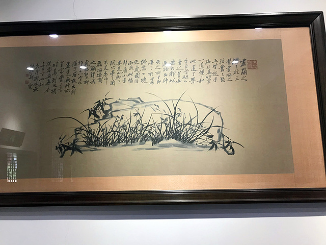 "清代著名的“扬州八怪”之一，其诗书画，世称“三绝”。诗文讲究真情，傲放慷慨，恻恻动人_郑板桥纪念馆"的评论图片