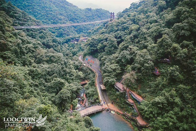 古龍峽的玻璃大峽谷是該景區的重頭戲,古龍峽玻璃大峽谷又名雲天玻霸