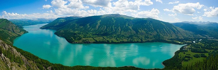 "意为“美丽富饶、神秘莫测”，喀纳斯湖位于新疆布尔津县境北部，阿尔泰山中段，地处中国与哈萨克斯坦..._喀纳斯湖"的评论图片