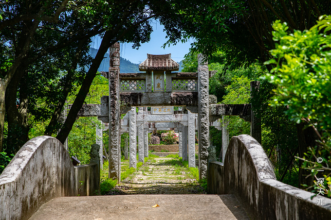 俞大猷是泉州首批愛國主義教育基地便在此修建了公園和紀念館人們為了