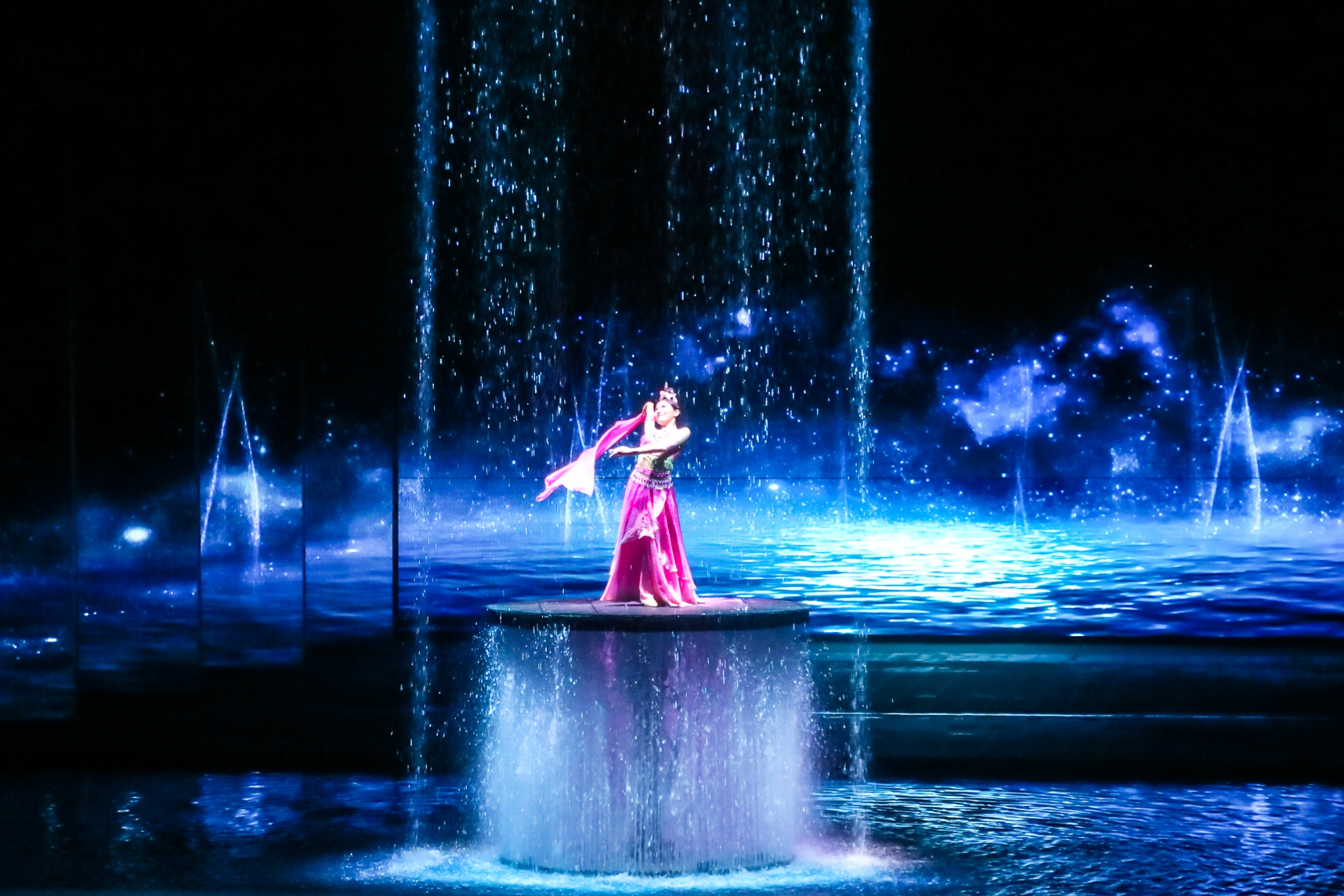 明月千古情景区位于江西宜春温汤镇明月山温泉风景名胜区,由明月山