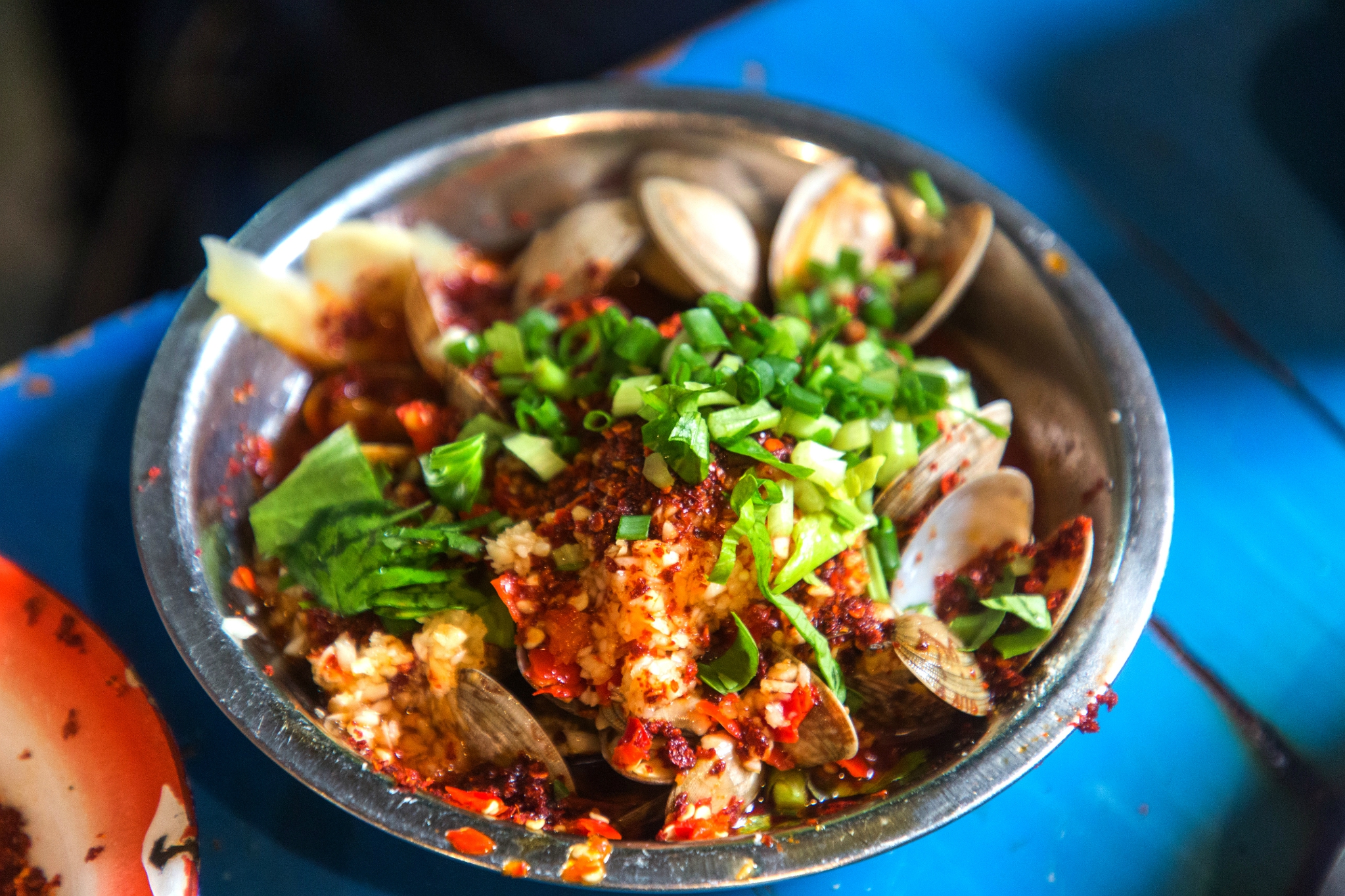 冒花甲是我的最爱花甲非常的入味吃起来也很简单一盆一会儿就吃光了