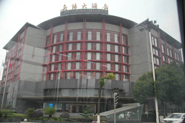 岳阳火车站-站前广场