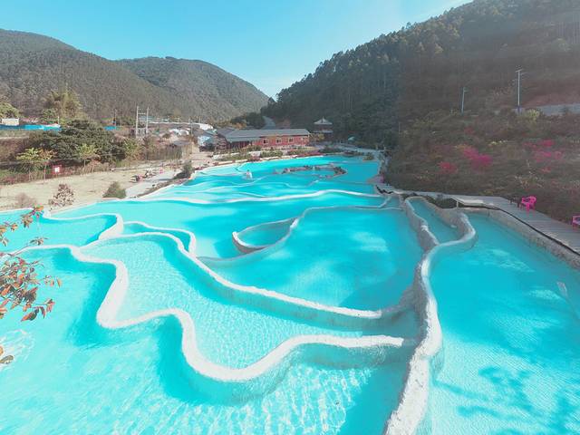 十万大山布透温泉