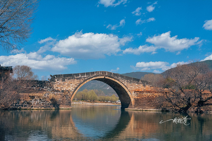 "...东南部， 地处金沙江、澜沧江、怒江三江并流自然保护区域东南部，位于大理风景名胜区与丽江古城之间_沙溪古镇"的评论图片