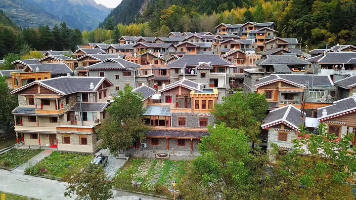 温馨提示景区地址:四川省阿坝州黑水县芦花镇达古冰川门票信息:目前