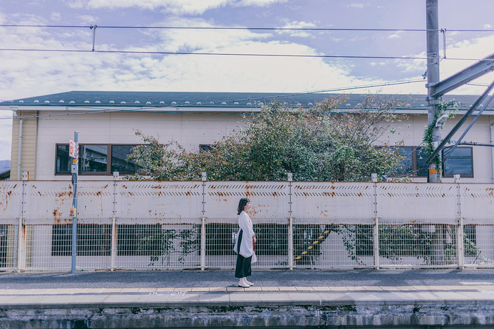 "这个季节其实路上景色不好看，如果是樱花季或枫叶季就会很美。在岚山穿和服的人很少。这是粥～很好喝_岚山"的评论图片