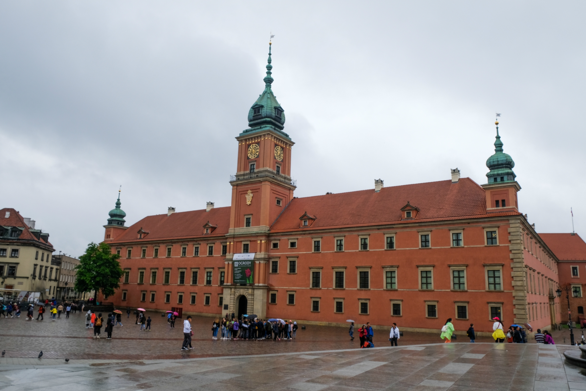 建筑呈五角形美轮美奂富丽堂皇华沙城堡广场又名王宫广场是位于华沙