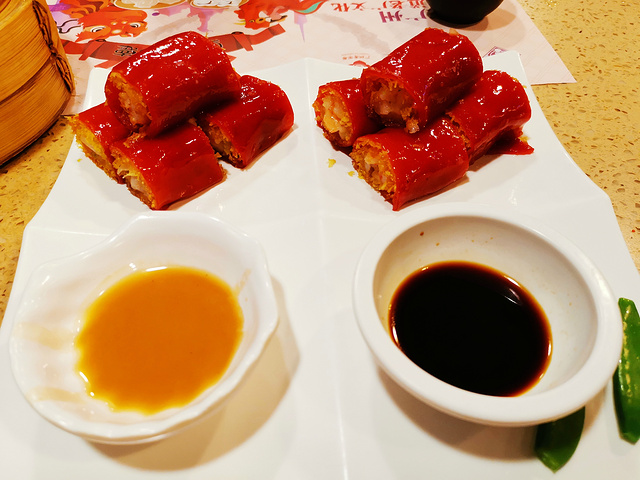 " 金莎海虾红米肠，这个也不错，量也很大，里面的虾好吃，我喜欢黑色的蘸料，特别推荐_点都德(大茶楼店)"的评论图片