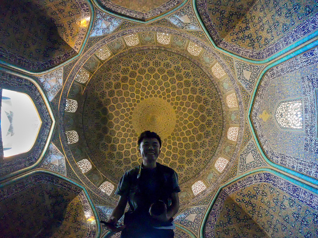 "美丽的“穹顶”。光线不错，可惜还没人帮我拍照。在小伙伴提醒我之前，我还不知道这个角度还挺美！略有改进_谢科洛夫拉清真寺"的评论图片