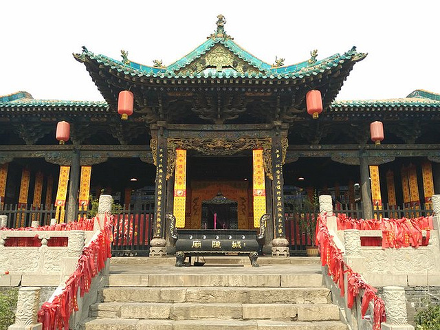 2024隍庙给我的感觉就是整个建筑群的布局特别严整,没有丝毫的不合理和浪费,每一处楼宇,每一个庙宇都修..._城隍庙-评论-去哪儿攻略
