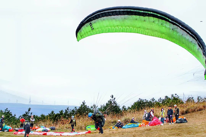 2022第二届龙里油画大草原滑翔伞公开赛成功举办-旅游攻略-游记-去