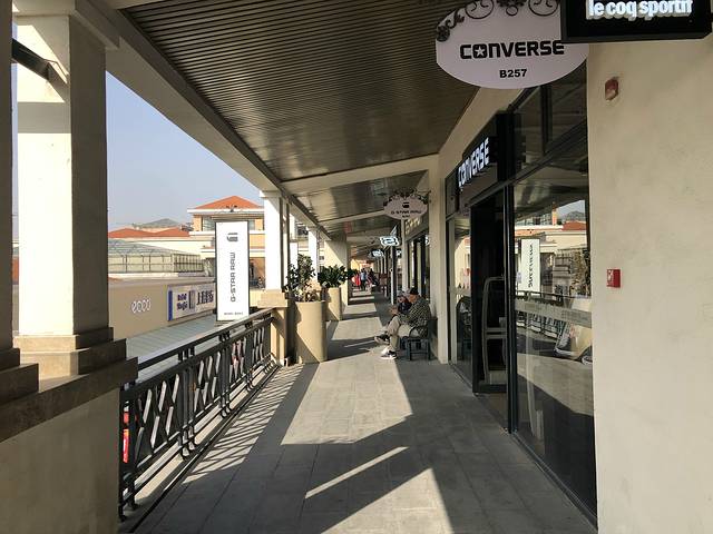 赵巷百联奥特莱斯广场-C2区