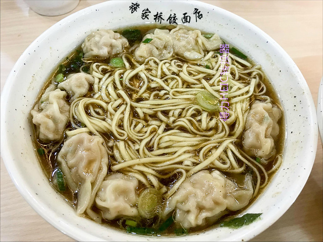 蒋家桥饺面店,美食品种很多,也很实惠.